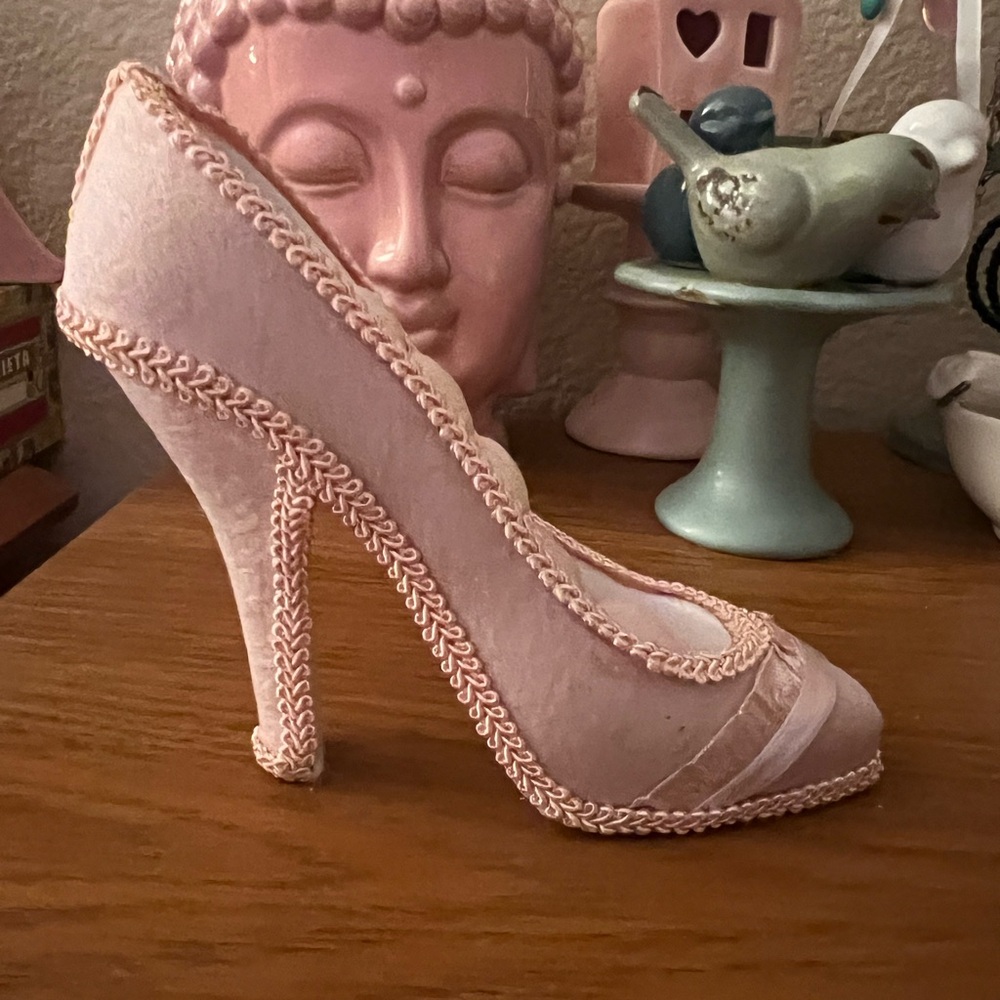 PINK VELOUR HIGH HEEL JEWELRY RING HOLDER